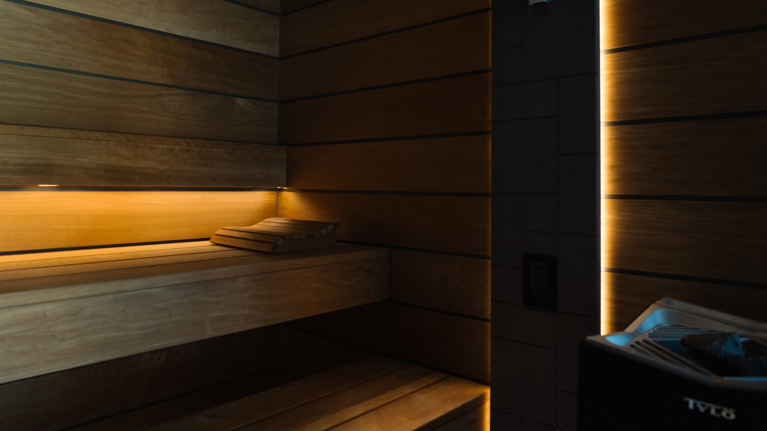 WELLNESS MET TYLÖ REFLECTIESAUNA EN STOOMCABINE
