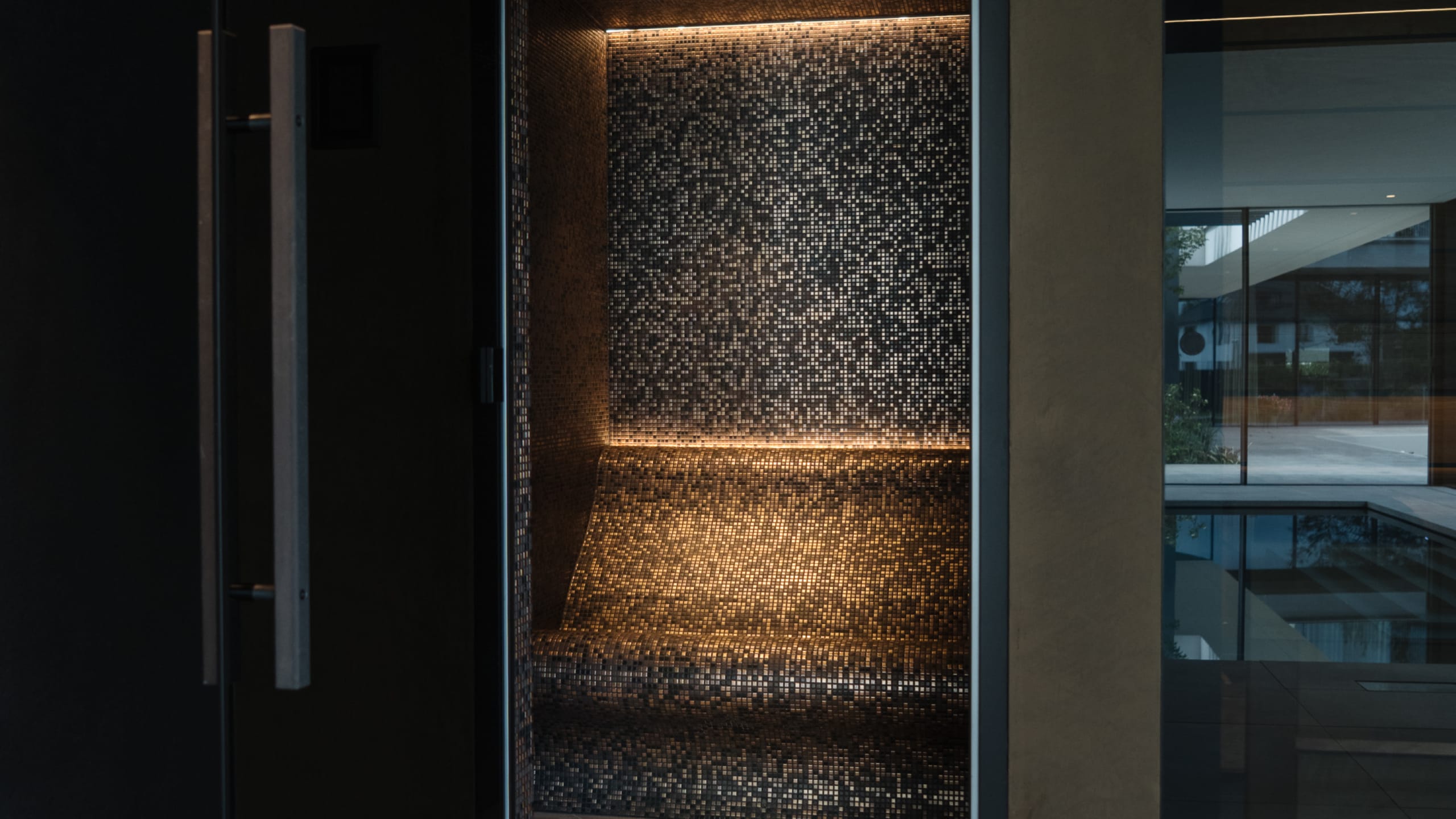 WELLNESS MET TYLÖ REFLECTIESAUNA EN STOOMCABINE
