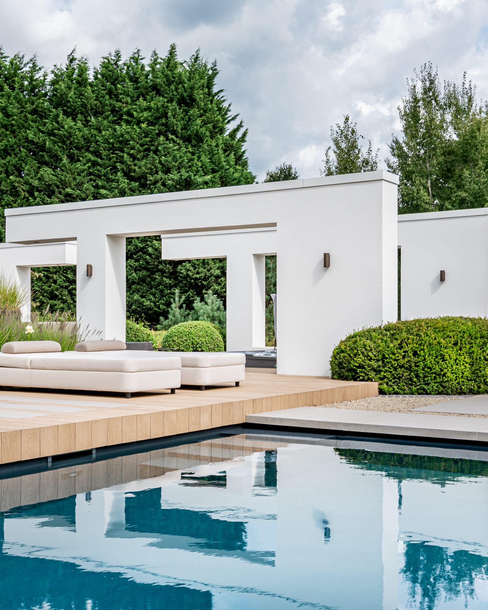 Exclusief binnen- en buitenzwembad bij riante villa
